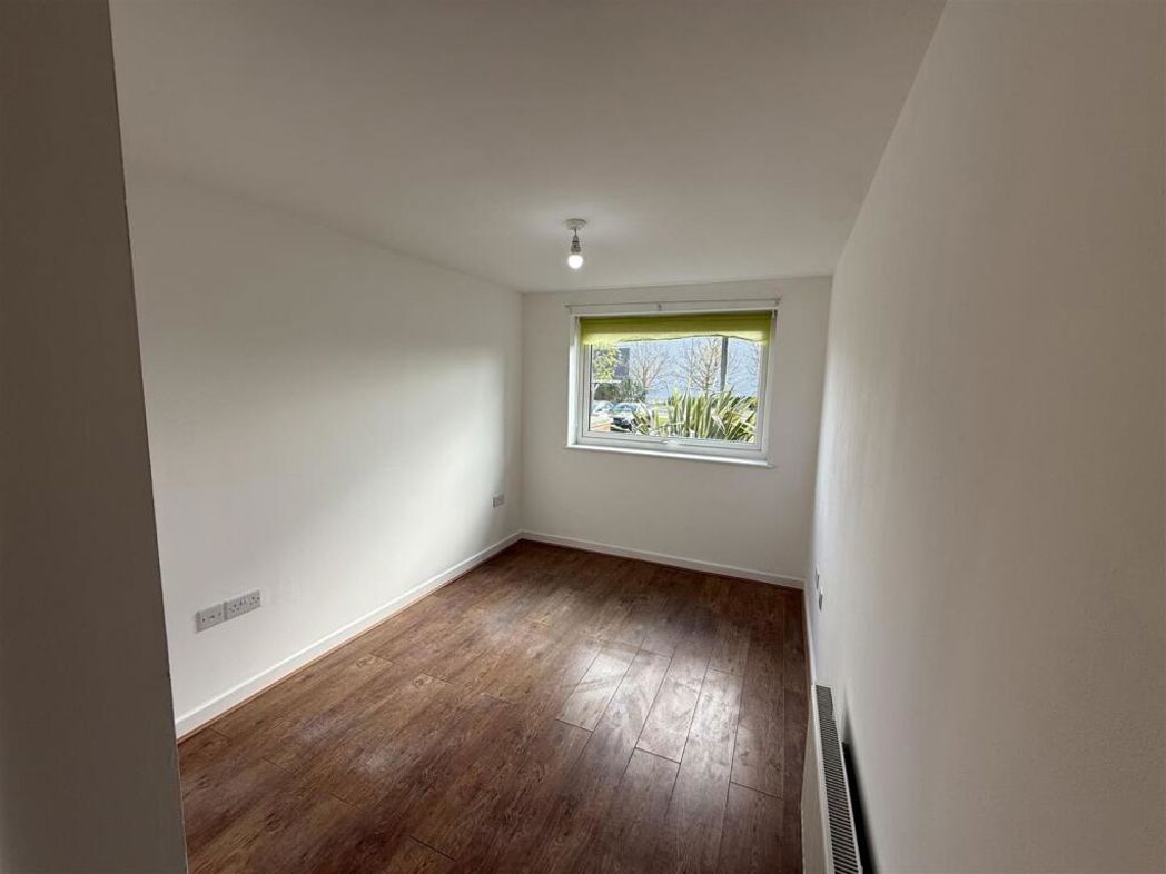 Property image 3 of 12