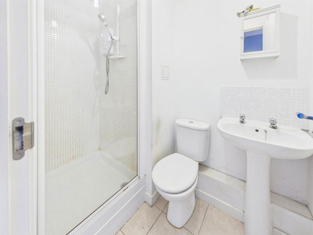 Property image 5 of 12