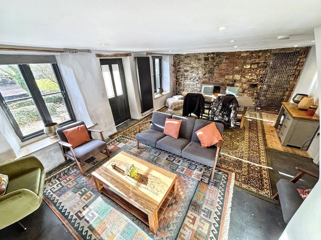 Property image 3 of 21