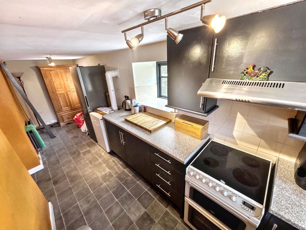 Property image 8 of 21