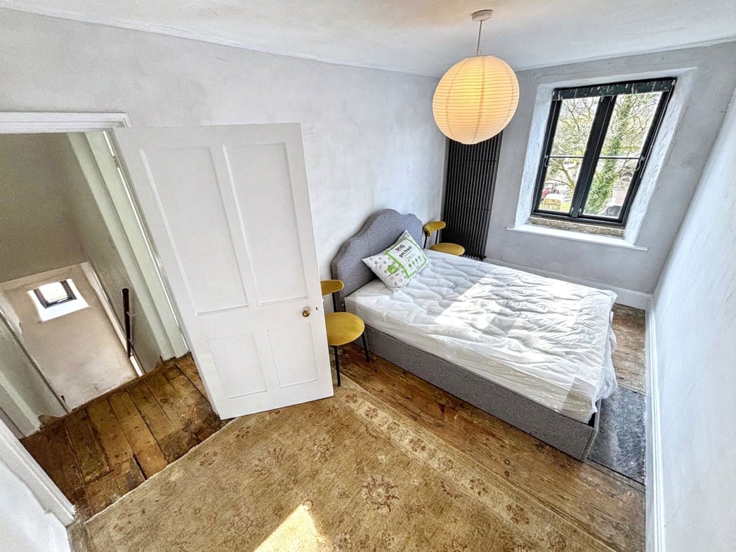 Property image 12 of 21