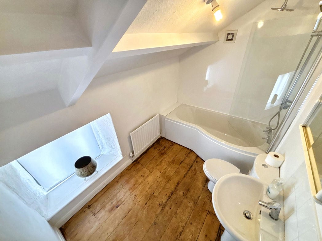 Property image 16 of 21