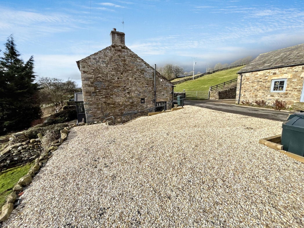 Property image 17 of 21