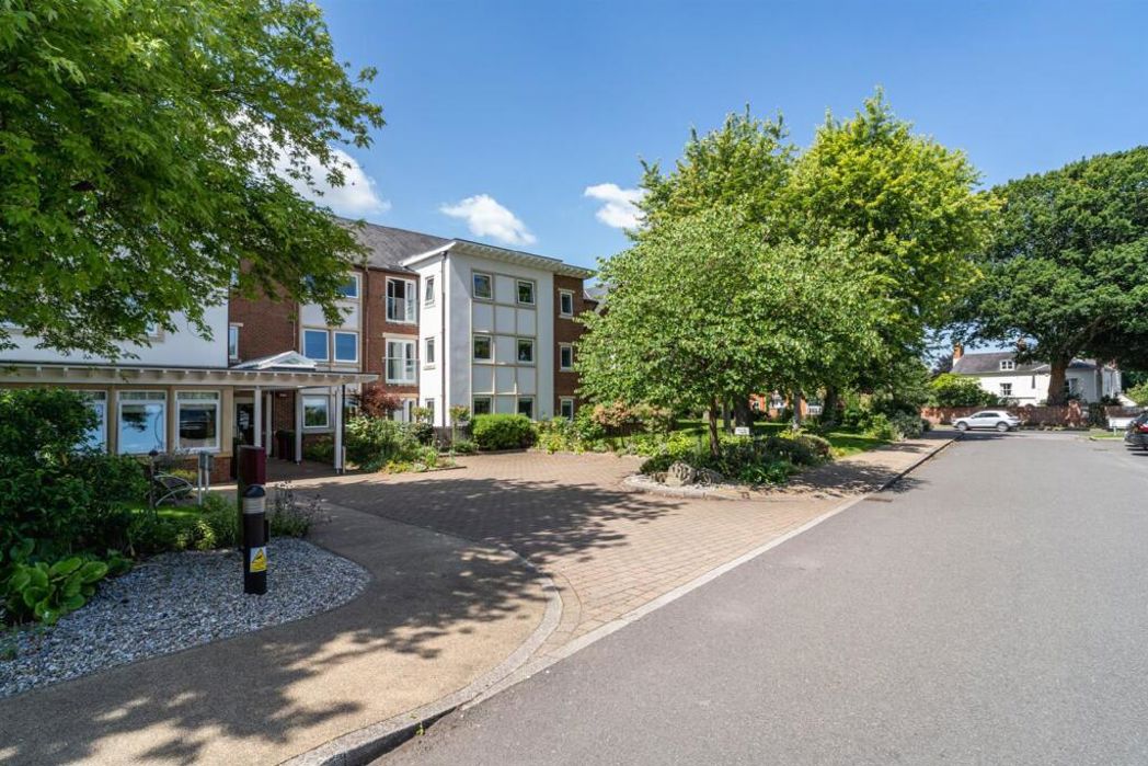 217 Margaret Court, Stratford-upon-Avon, Warwickshire, CV37 7AY