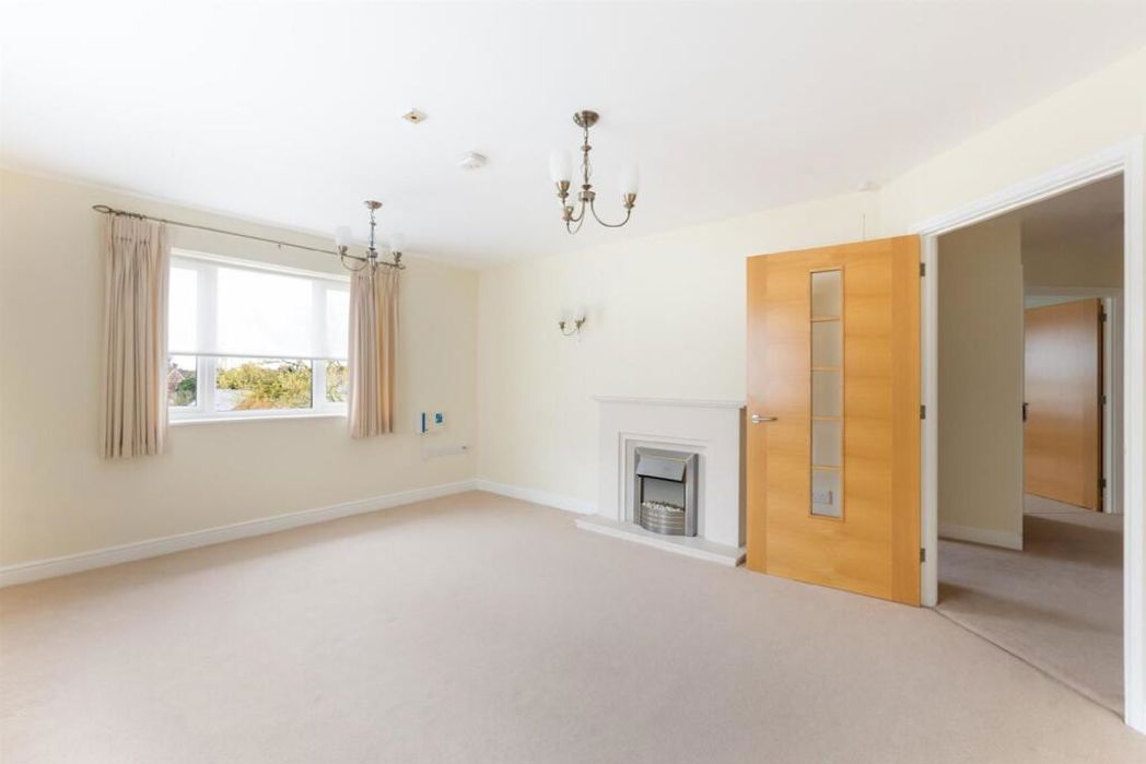217 Margaret Court, Stratford-upon-Avon, Warwickshire, CV37 7AY