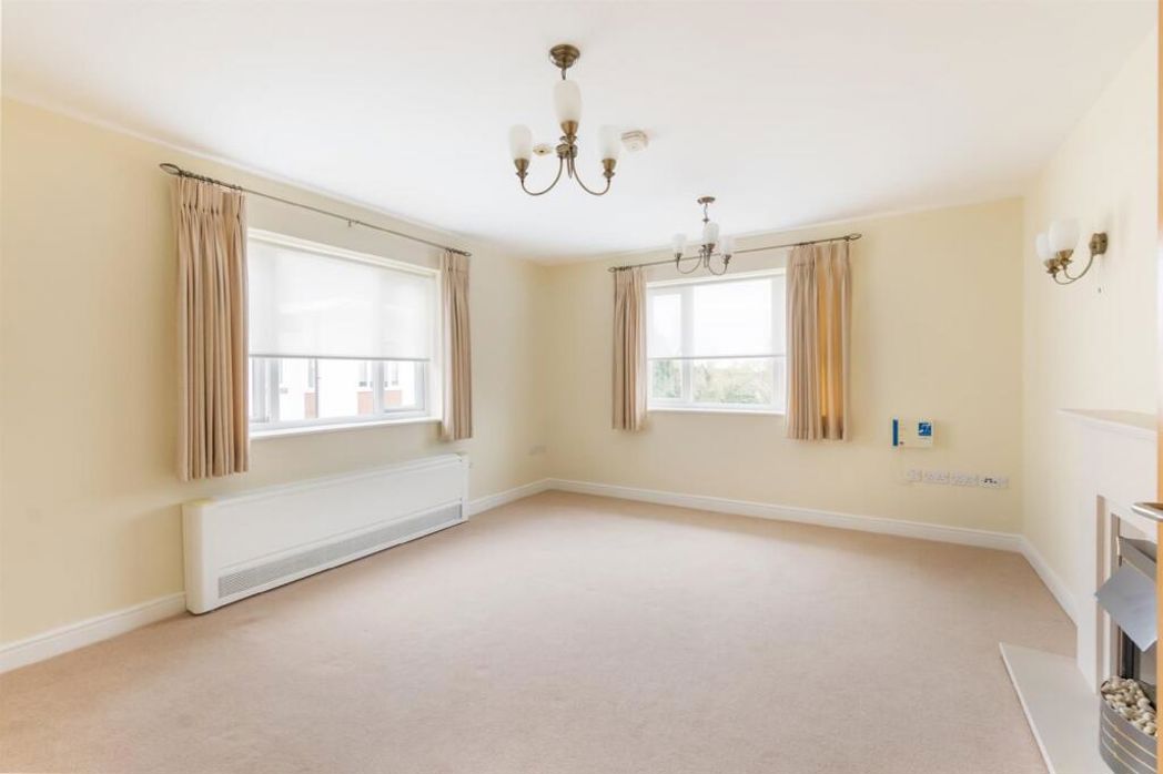 217 Margaret Court, Stratford-upon-Avon, Warwickshire, CV37 7AY