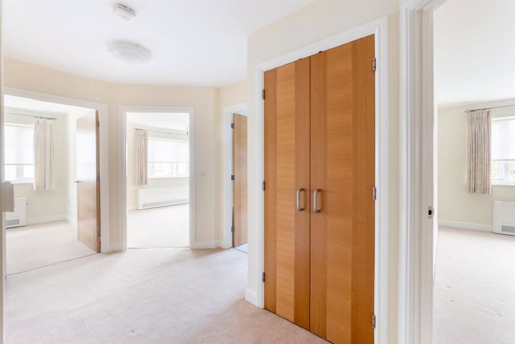 217 Margaret Court, Stratford-upon-Avon, Warwickshire, CV37 7AY