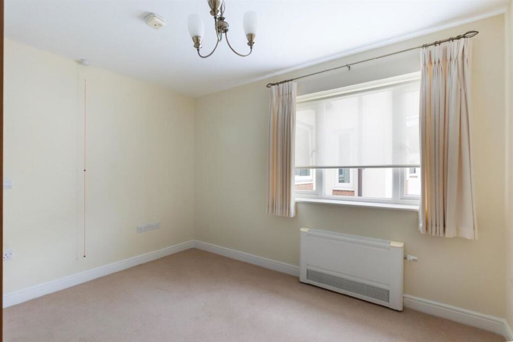 217 Margaret Court, Stratford-upon-Avon, Warwickshire, CV37 7AY