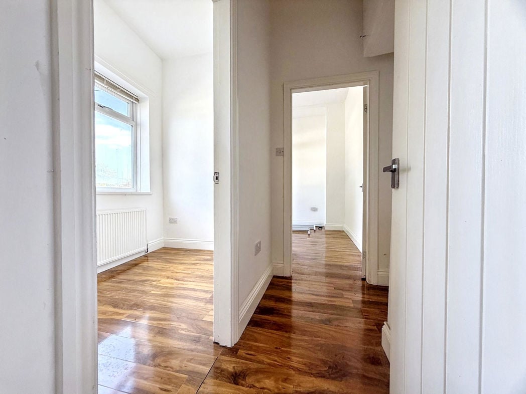 Property image 3 of 11