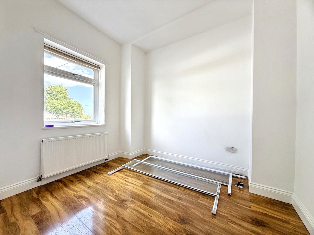 Property image 4 of 11