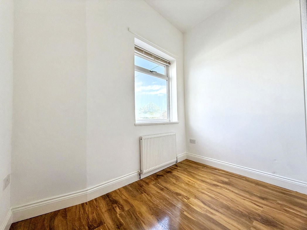 Property image 5 of 11