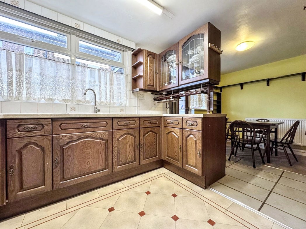 Property image 3 of 23