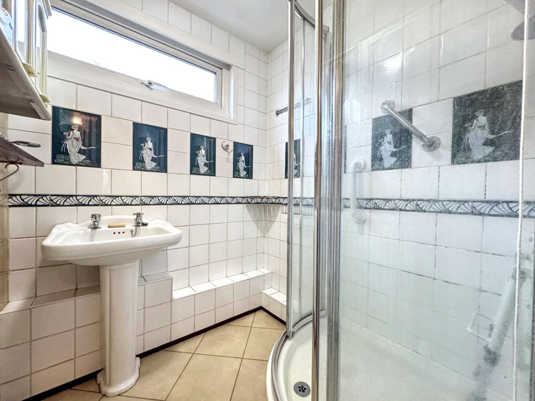 Property image 18 of 23