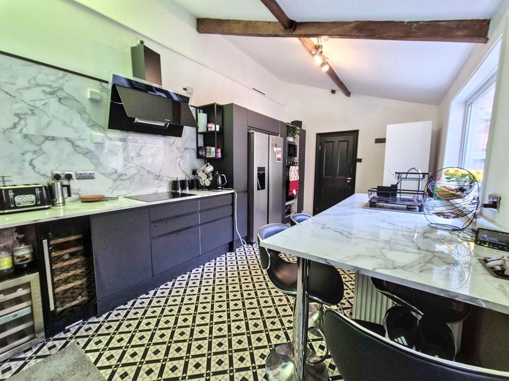 Property image 3 of 28