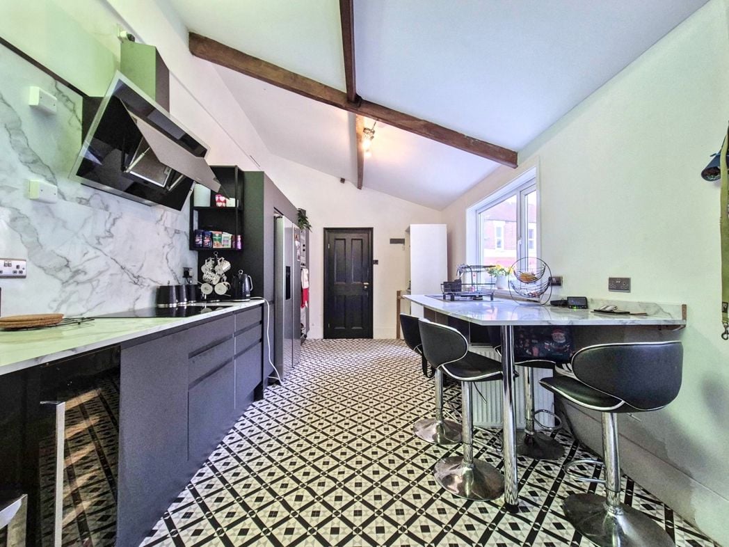 Property image 13 of 28