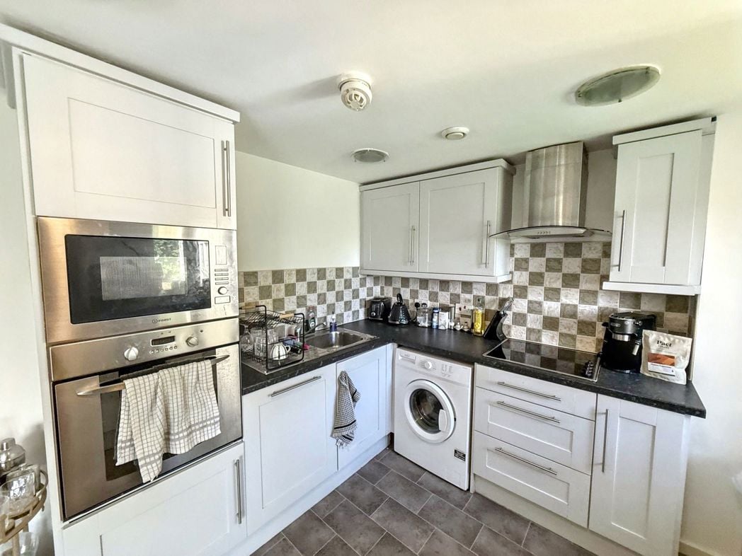 Property image 4 of 11