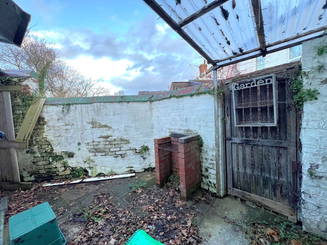 Property image 11 of 12