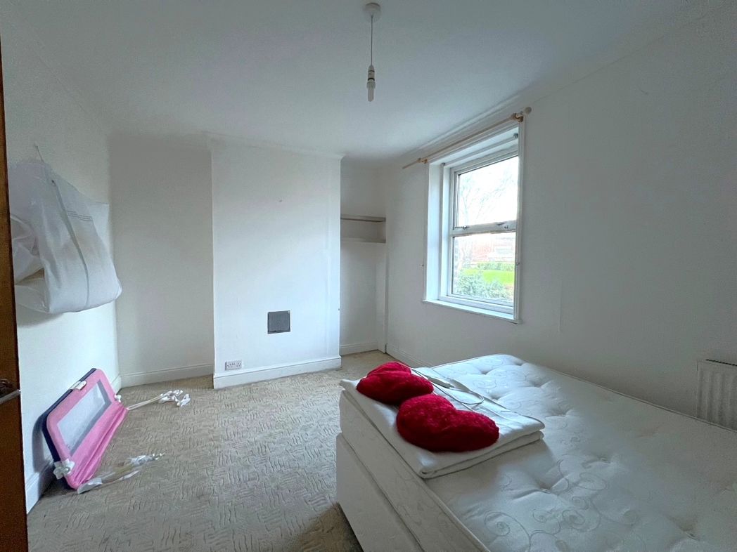 Property image 7 of 12