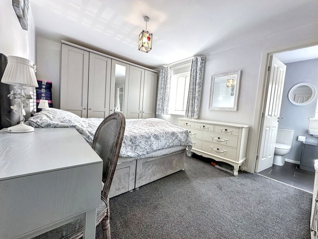 Property image 12 of 23