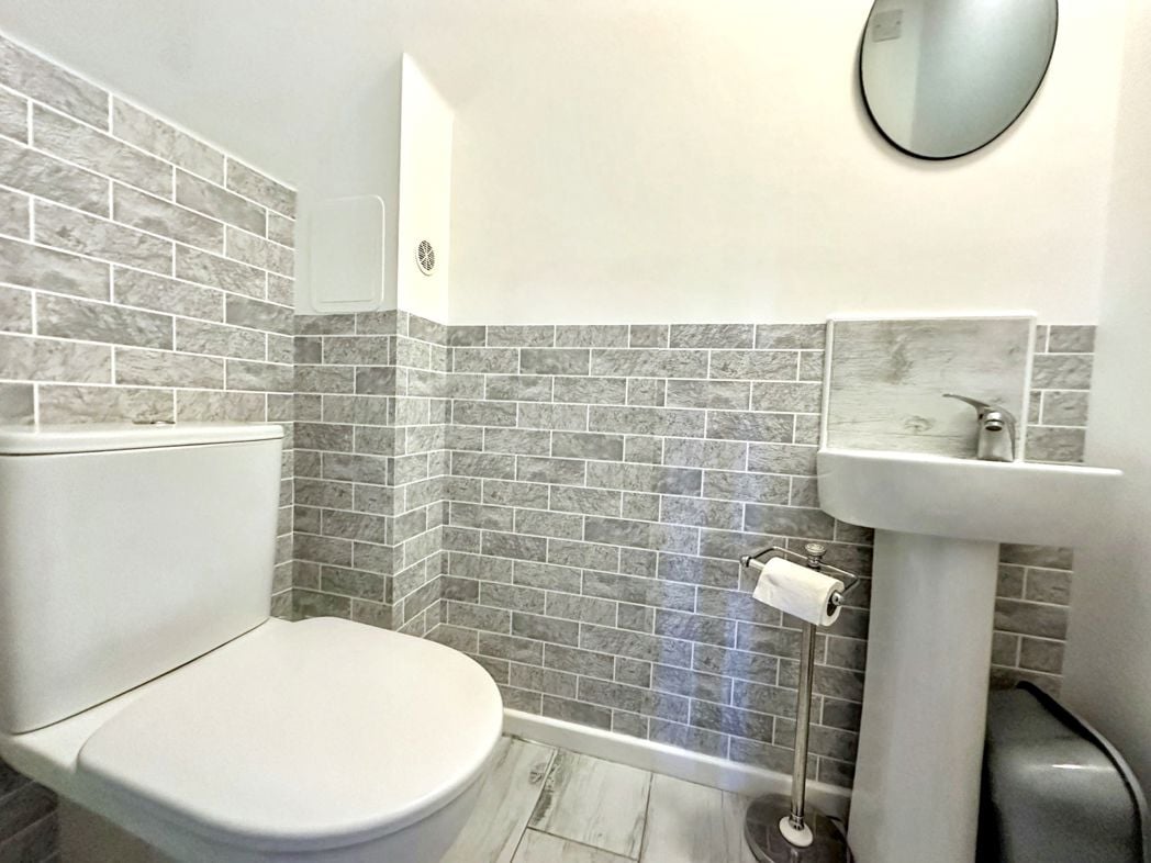 Property image 10 of 23