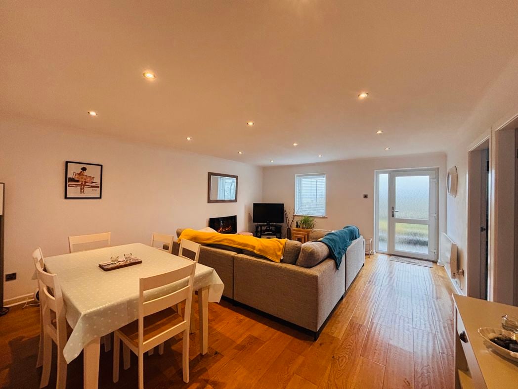 Property image 2 of 20