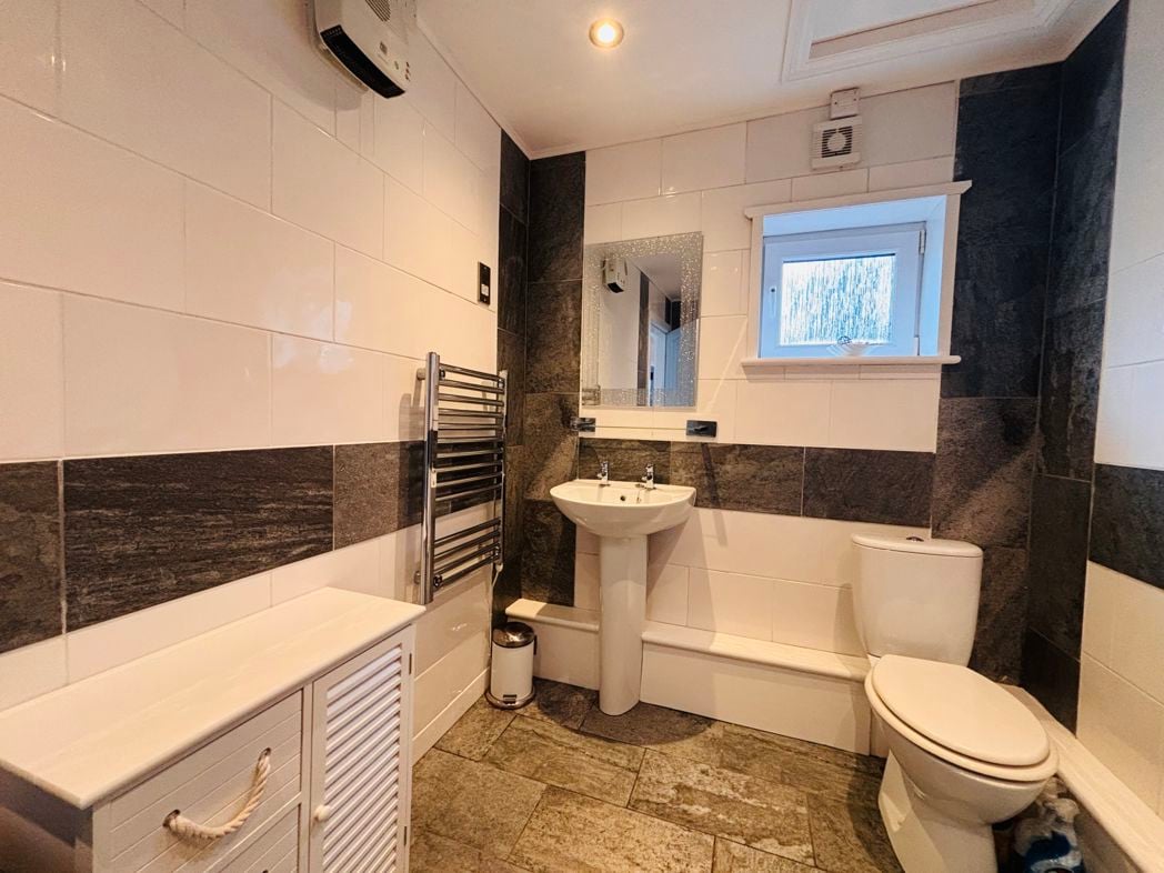 Property image 12 of 20
