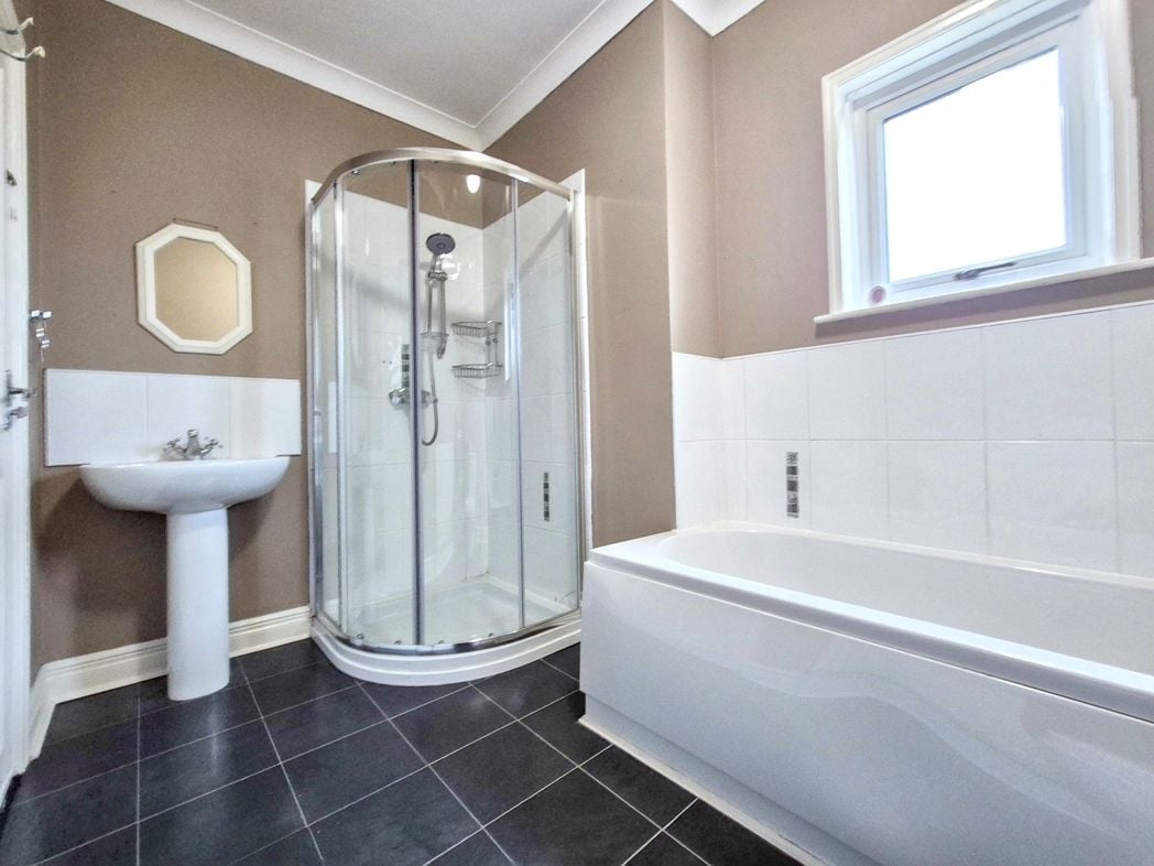 Property image 11 of 15