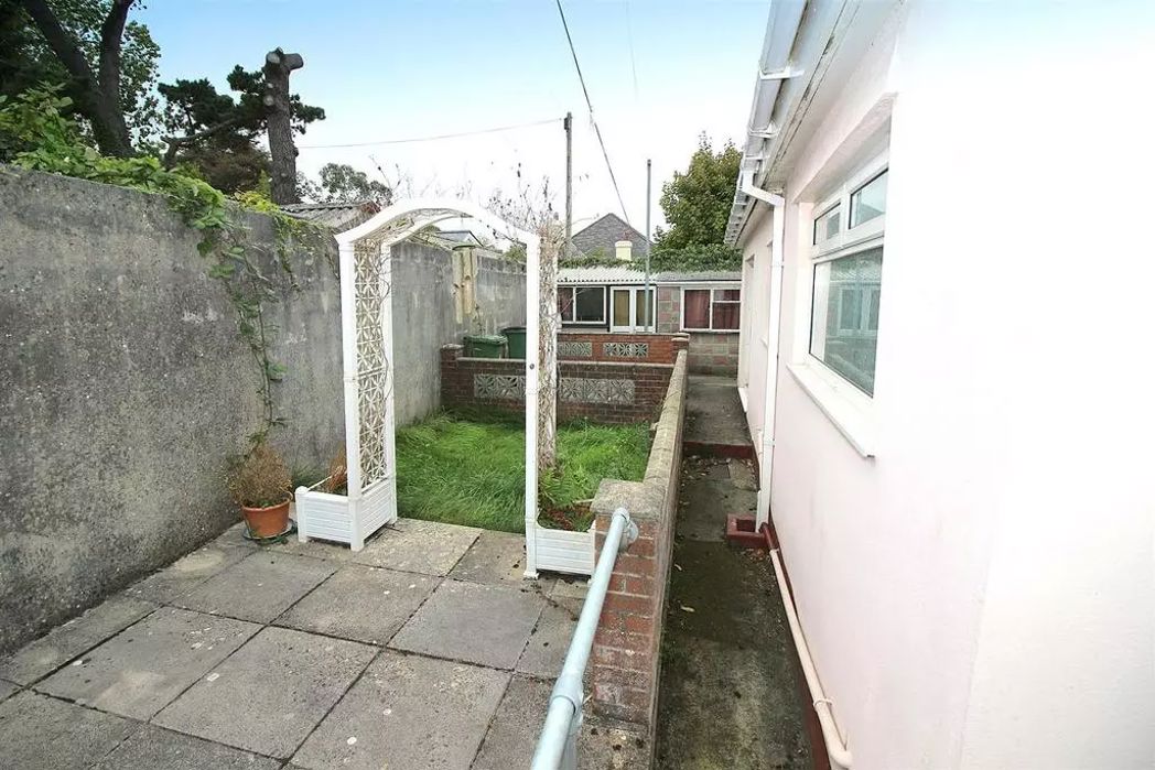 Property image 11 of 12