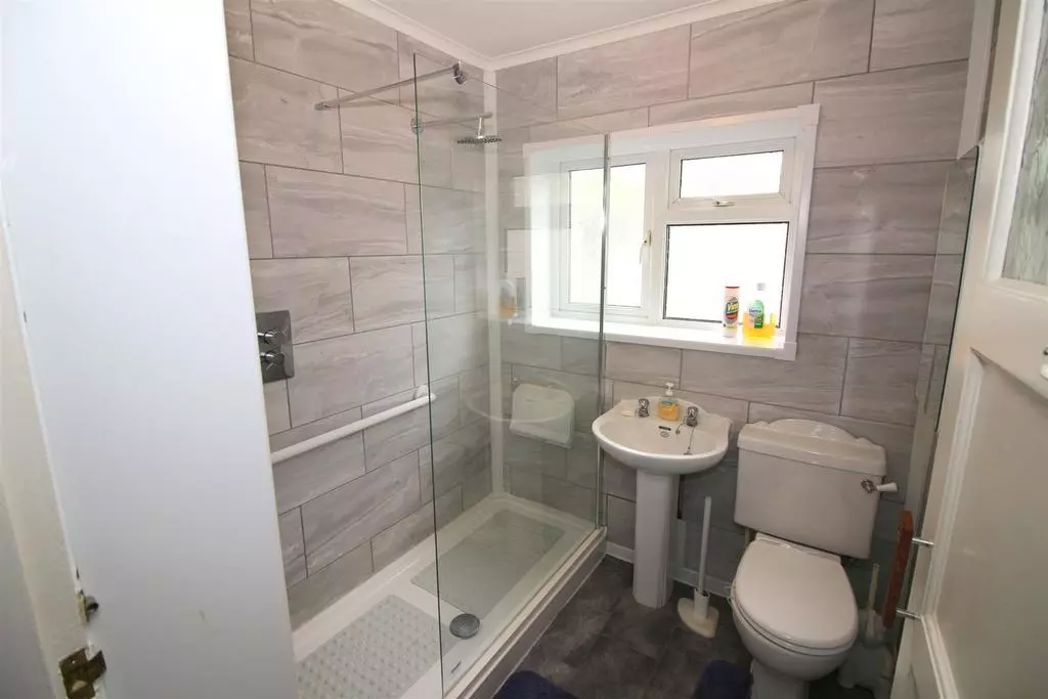 Property image 4 of 12