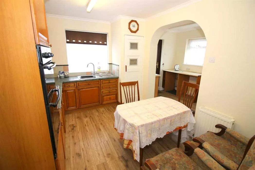 Property image 3 of 12