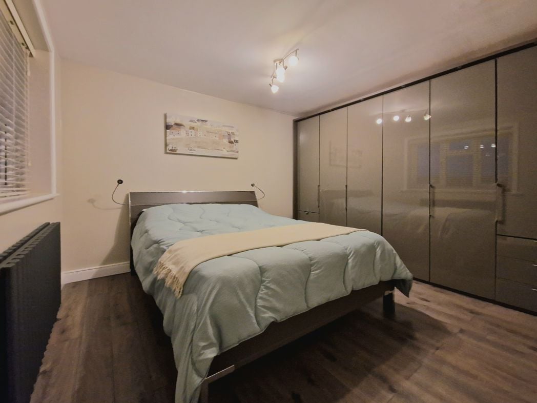 Property image 12 of 24