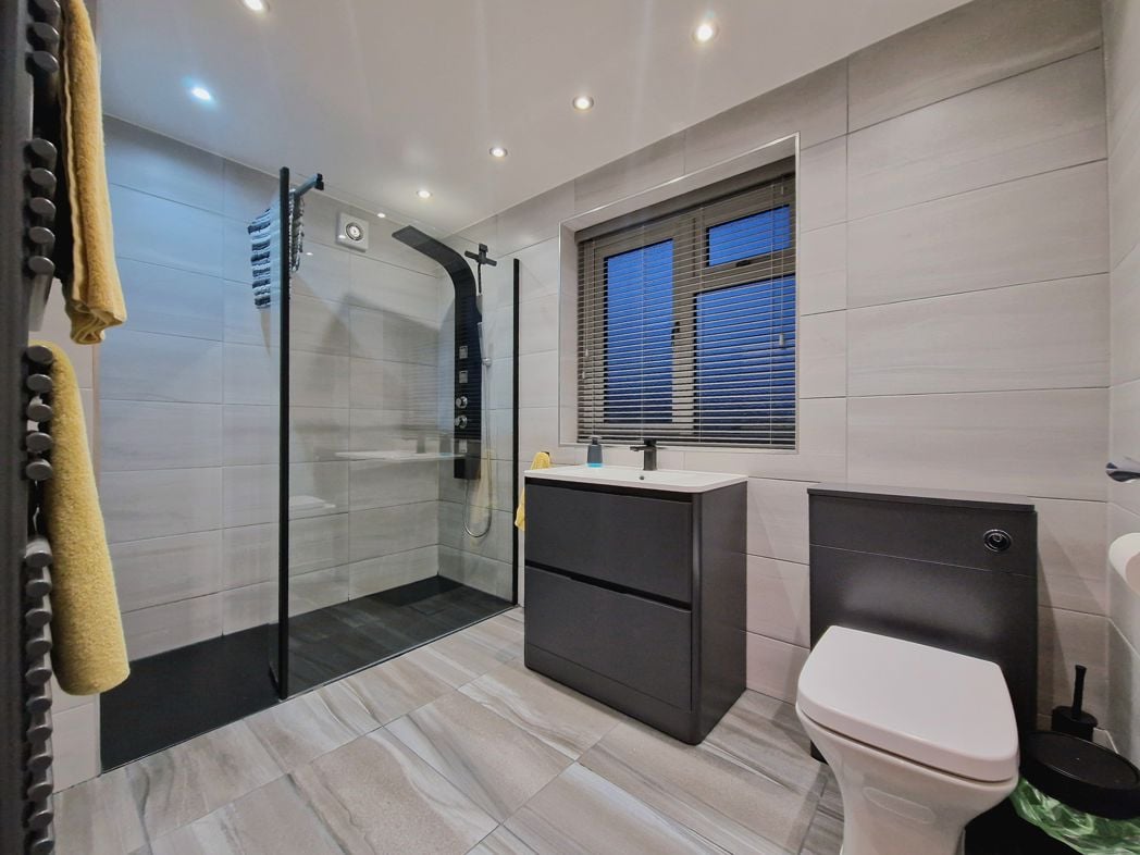 Property image 16 of 24