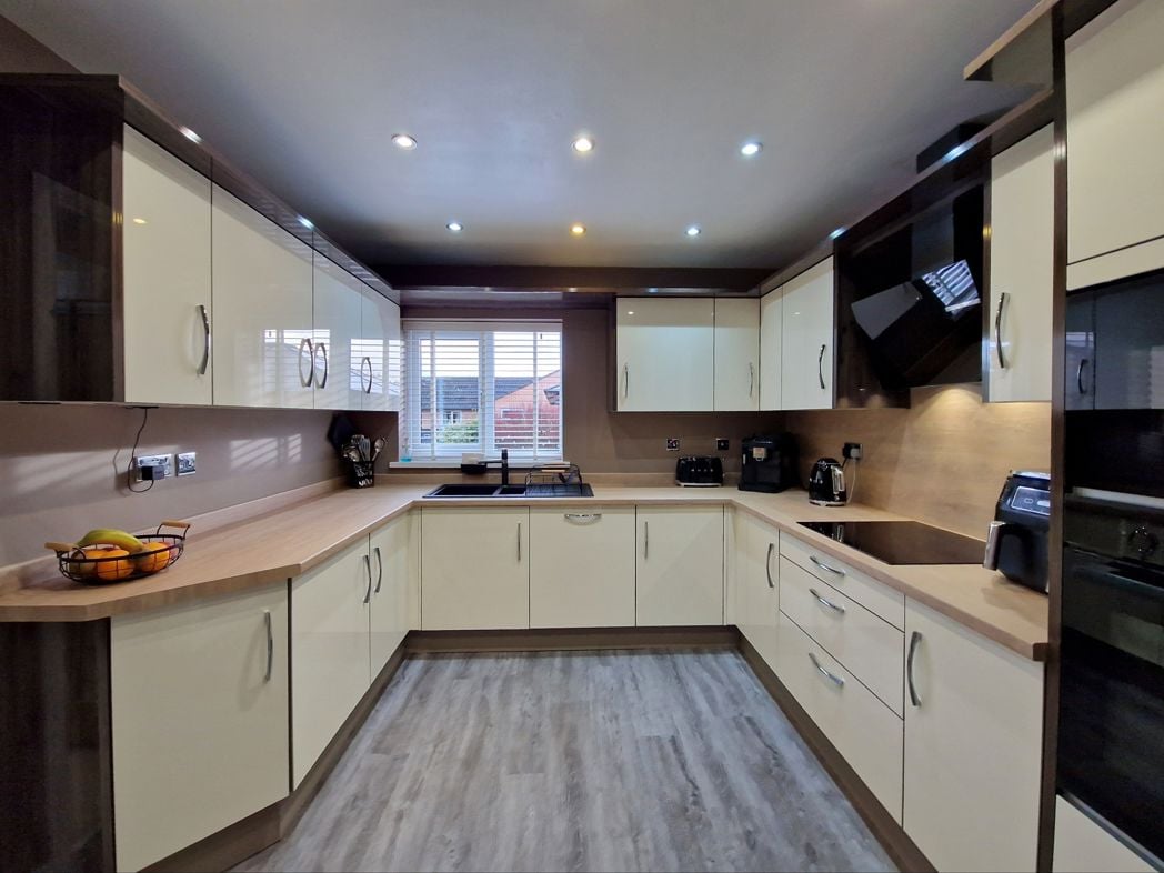 Property image 5 of 24