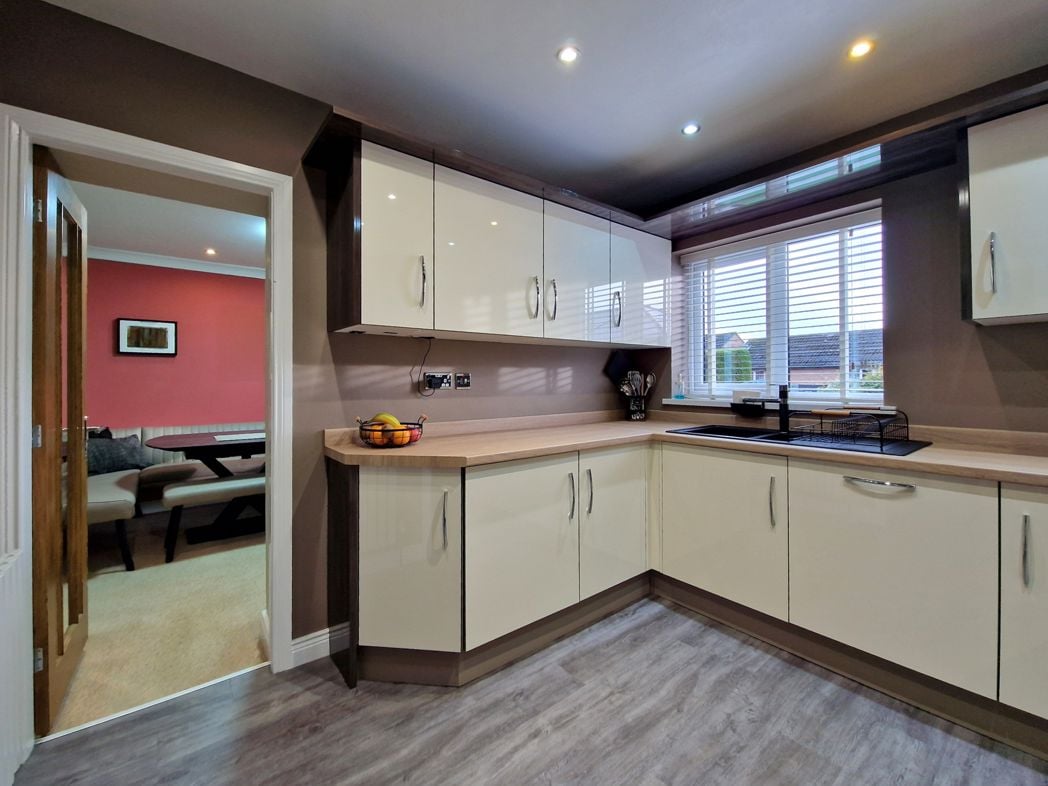 Property image 6 of 24
