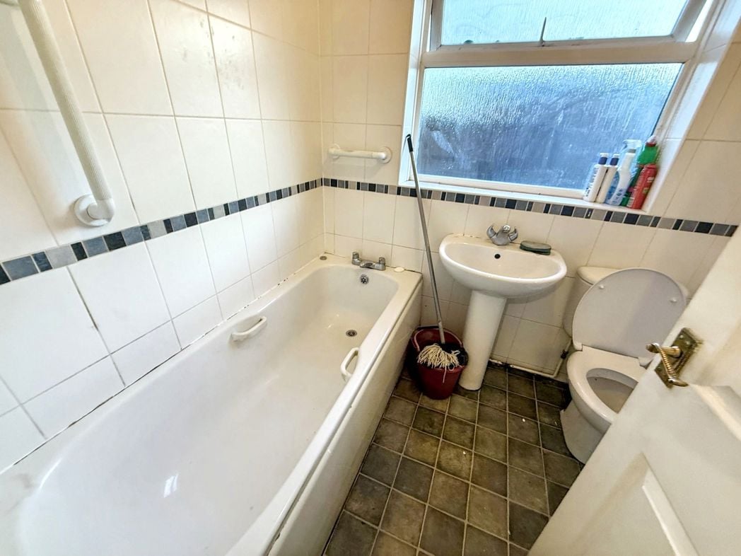 Property image 5 of 6
