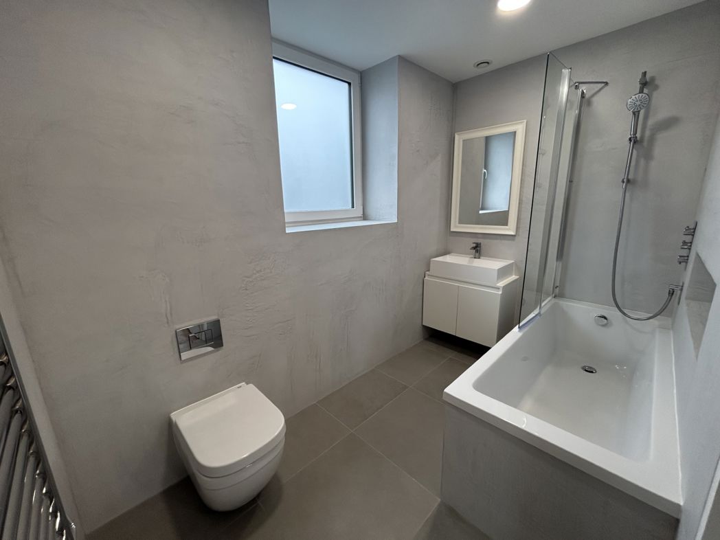 Property image 11 of 13