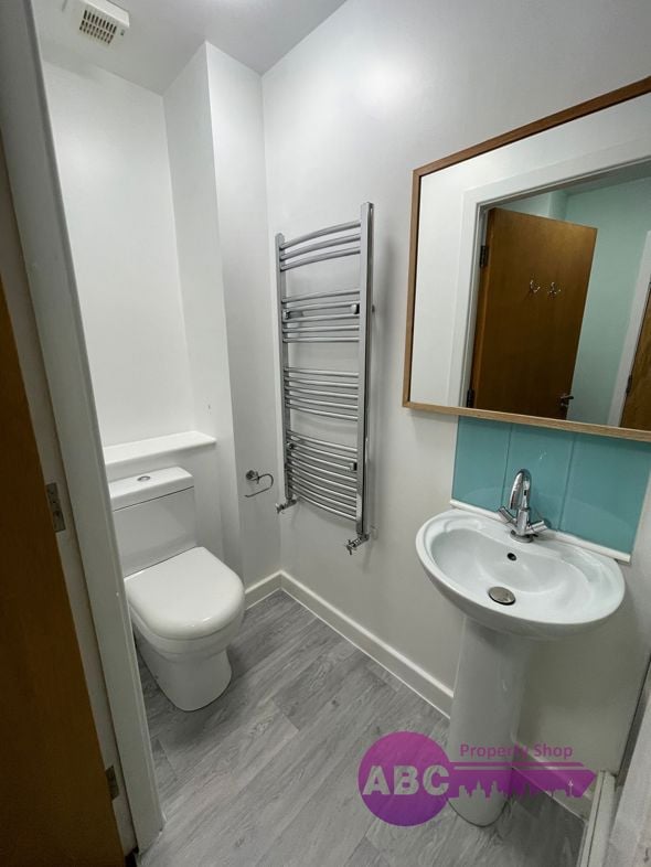 Property image 3 of 9