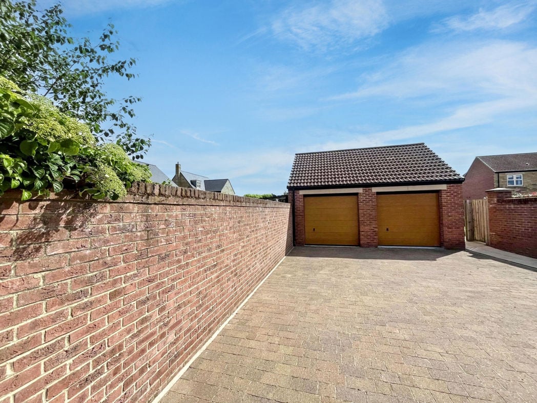 Property image 12 of 15