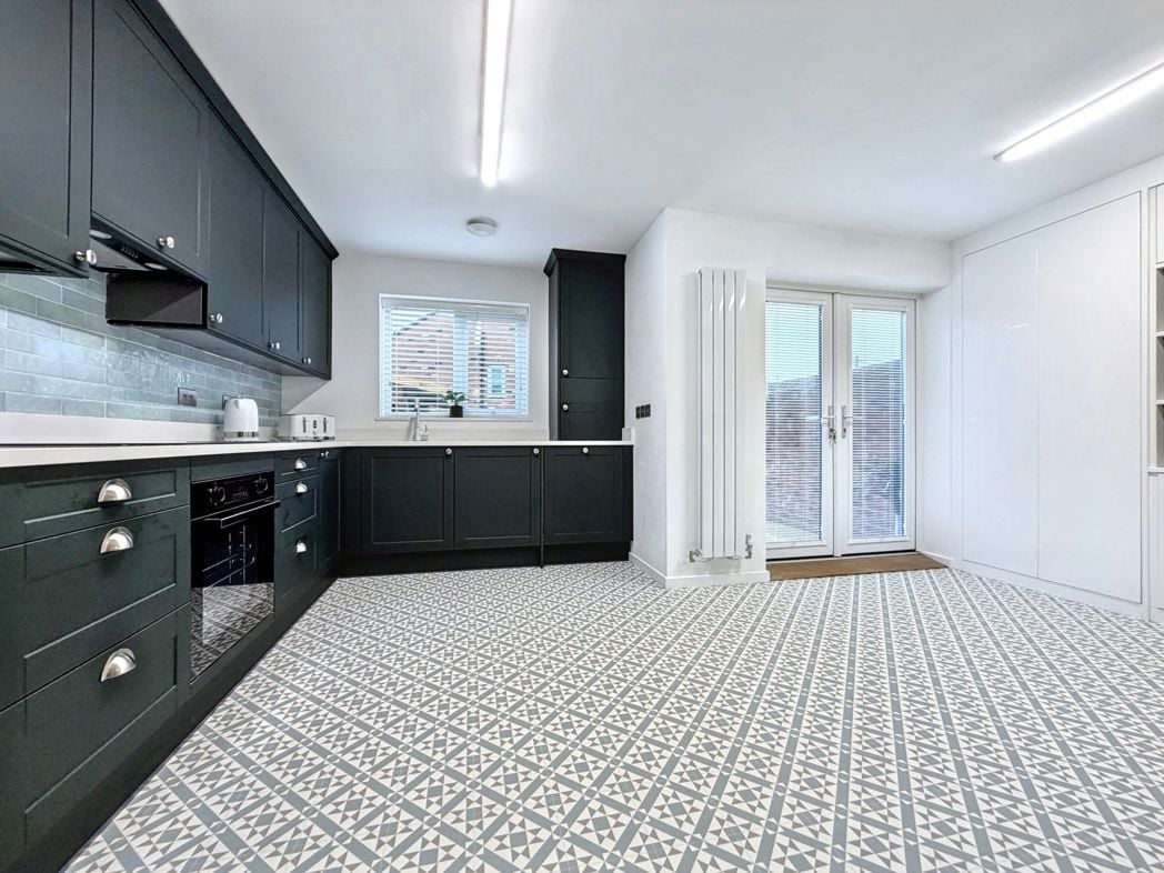 Property image 3 of 23