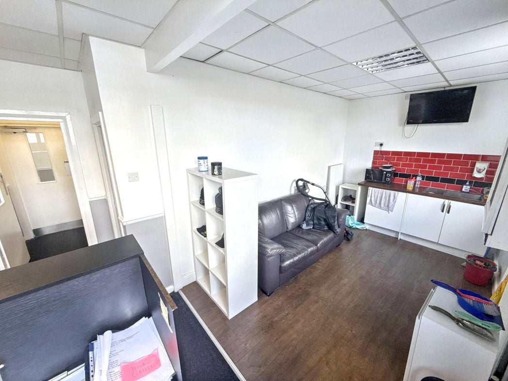 Property image 6 of 17