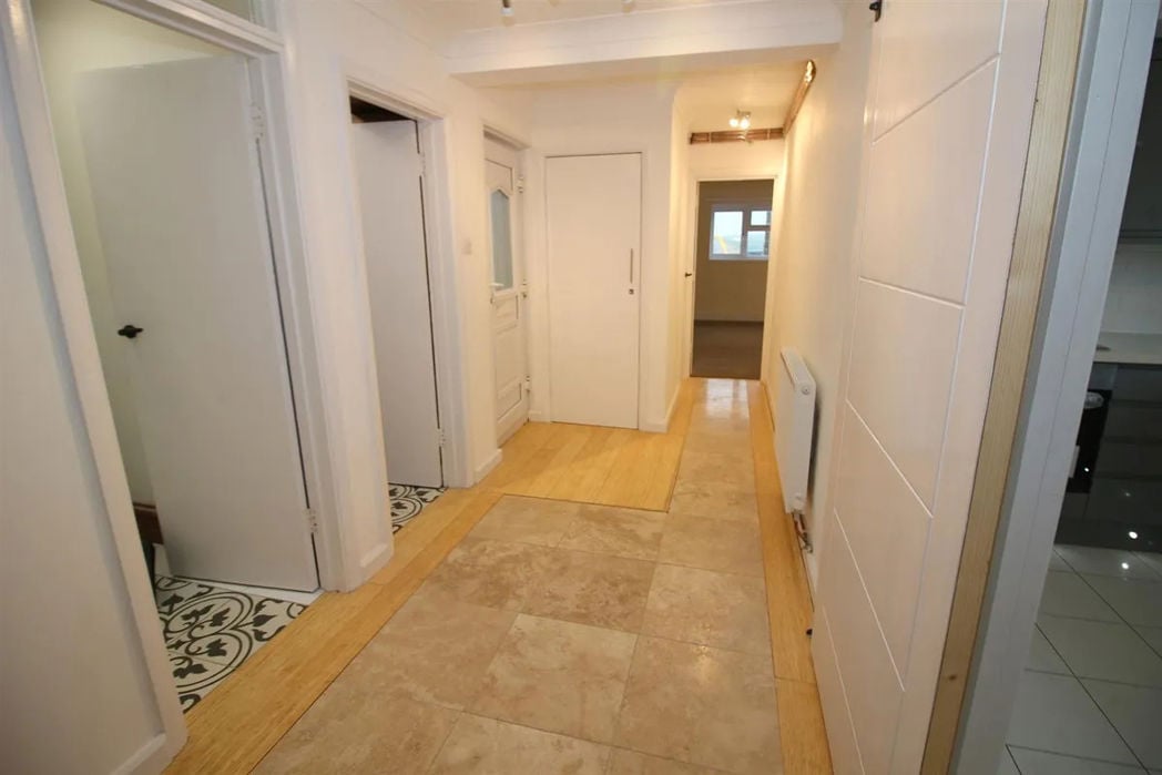Property image 2 of 9