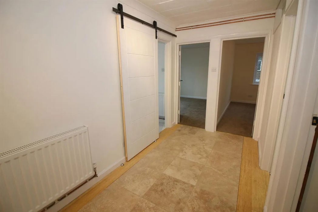 Property image 8 of 9