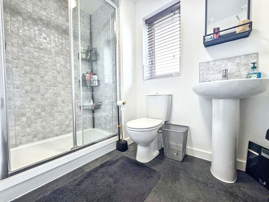 Property image 12 of 21