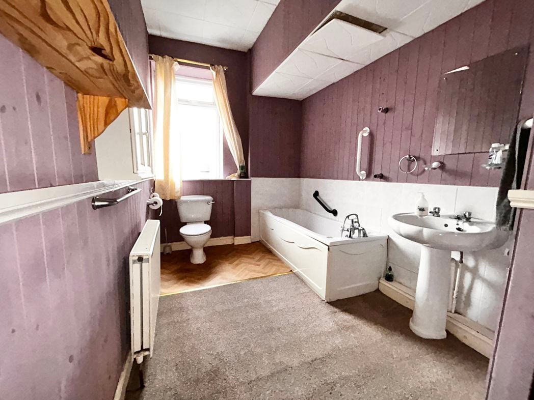 Property image 4 of 16