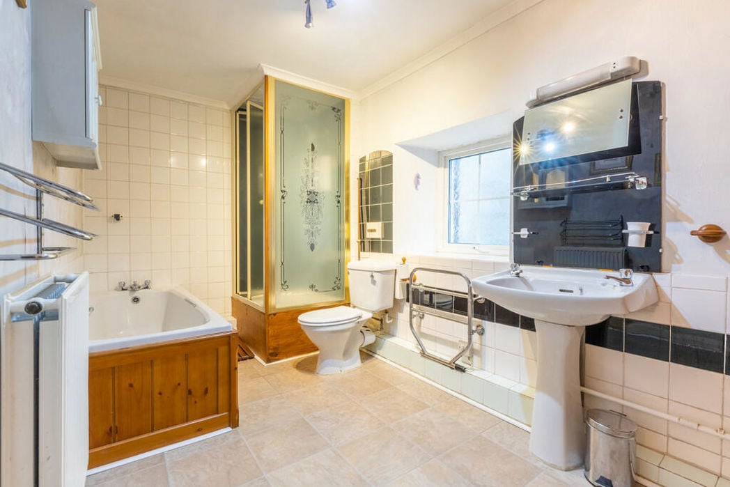 Property image 18 of 23