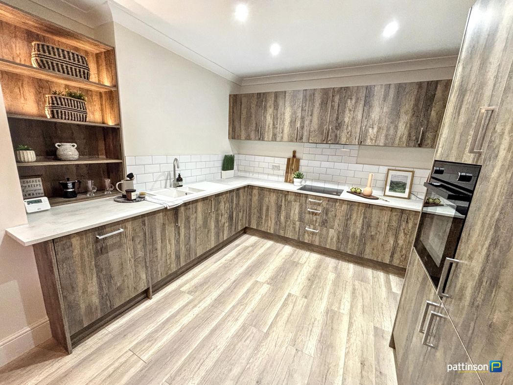 Property image 2 of 21