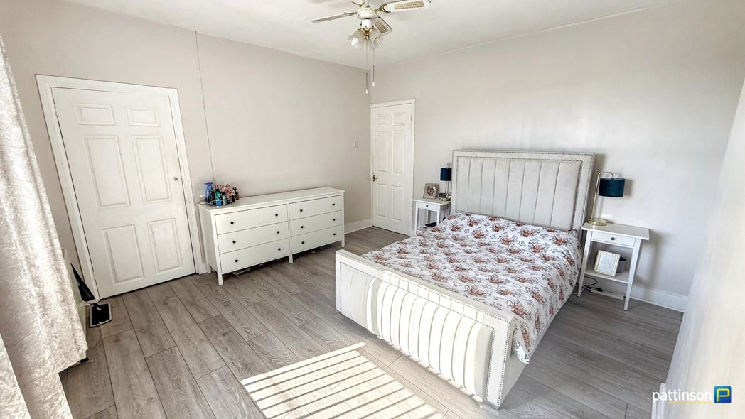 Property image 13 of 23