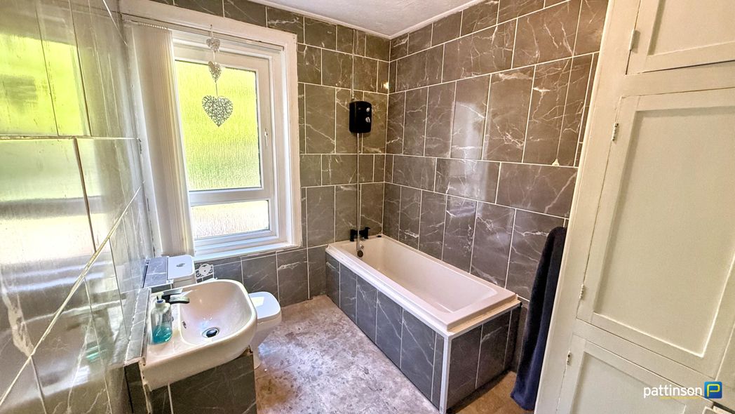 Property image 17 of 23