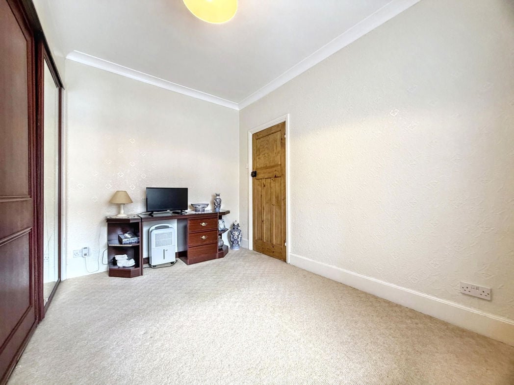 Property image 12 of 19