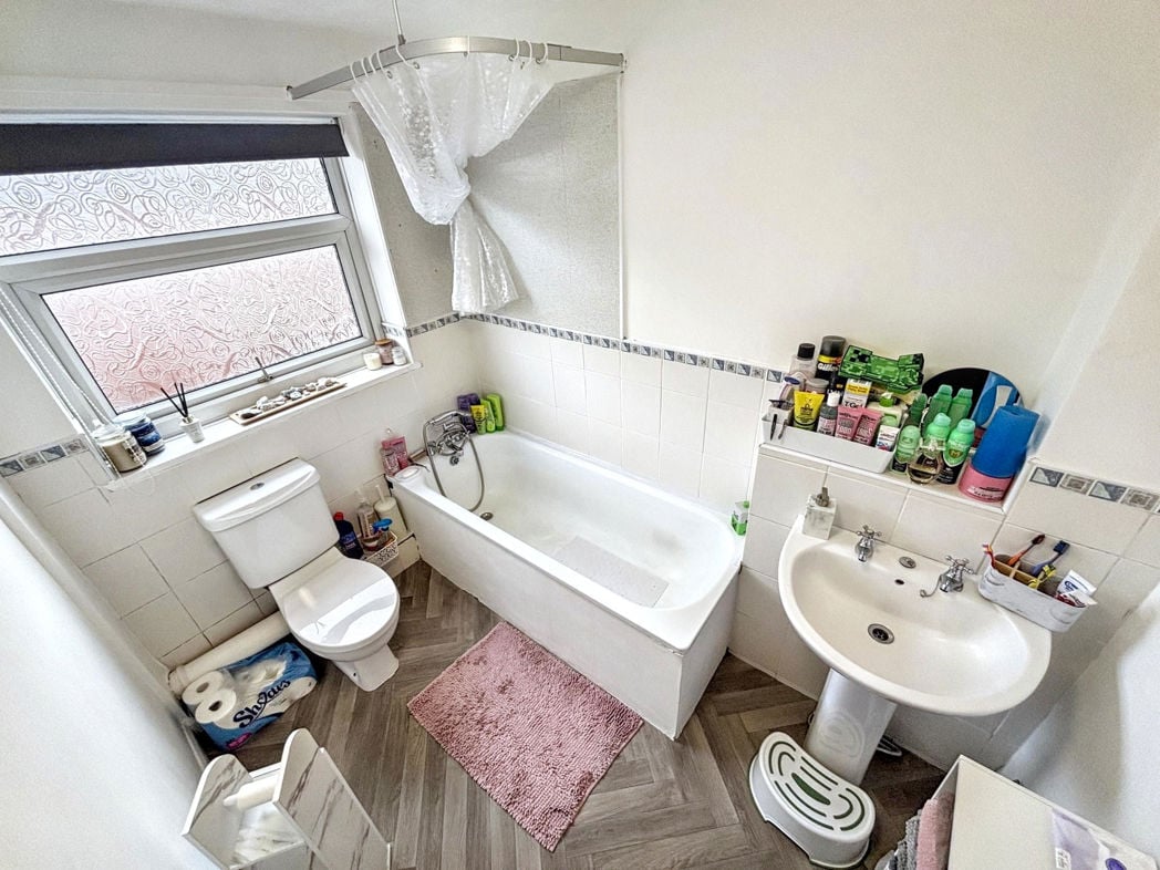 Property image 15 of 17
